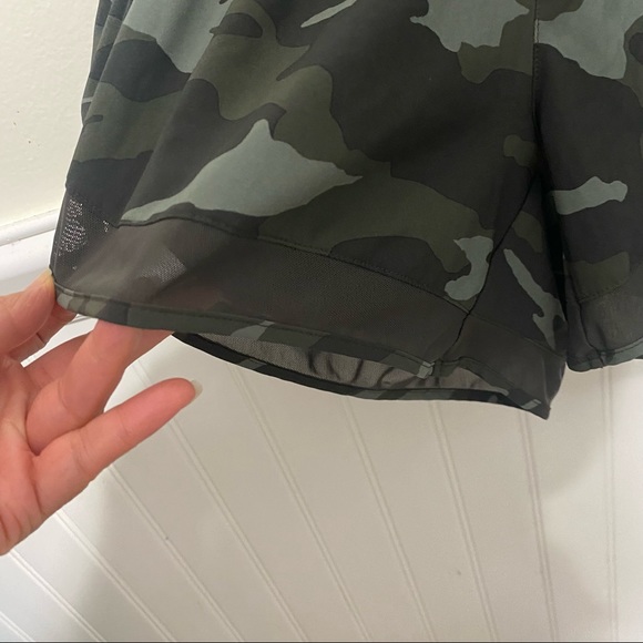 Athleta Mesh Racer Run Shorts 4’’ - Picture 6 of 12